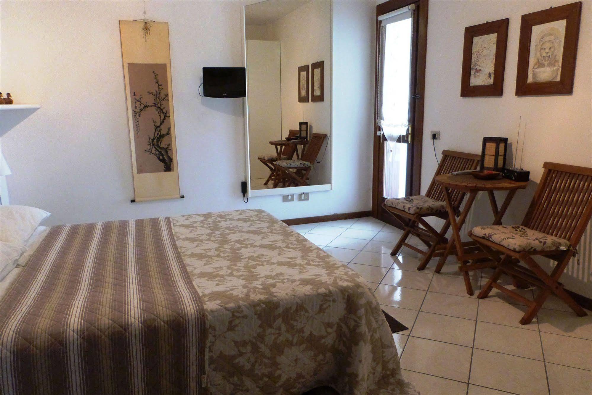 B&B Nautilus Puegnago del Garda Esterno foto