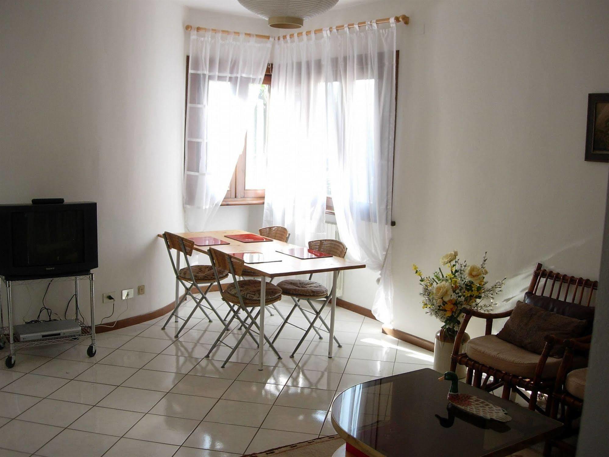 B&B Nautilus Puegnago del Garda Esterno foto